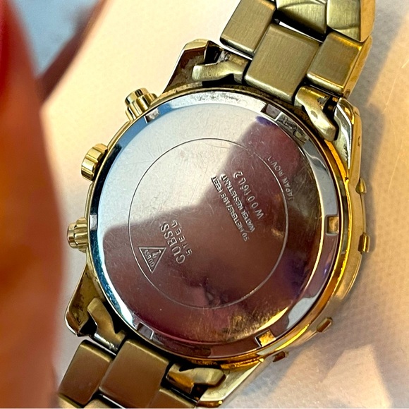 Guess  Women's Gold Stainless Steel Analog Dial Quartz Wrist Watch EY166 - Picture 7 of 9